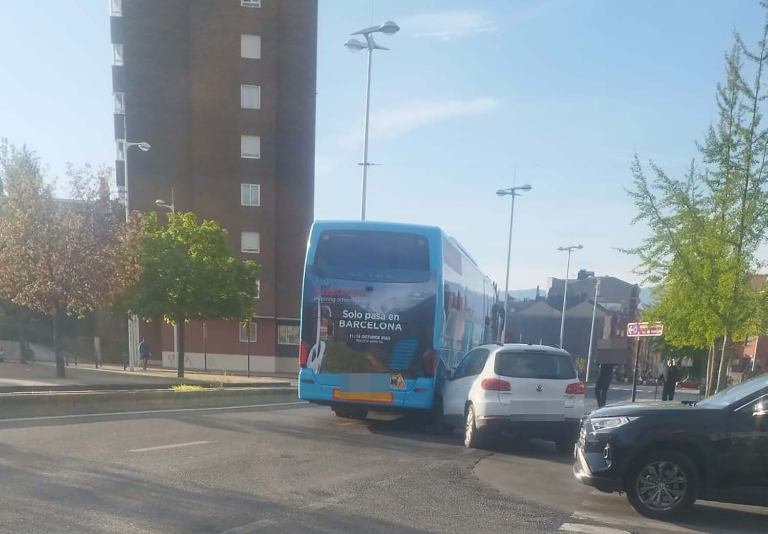 Accidente autobús coche en Ponferrada.