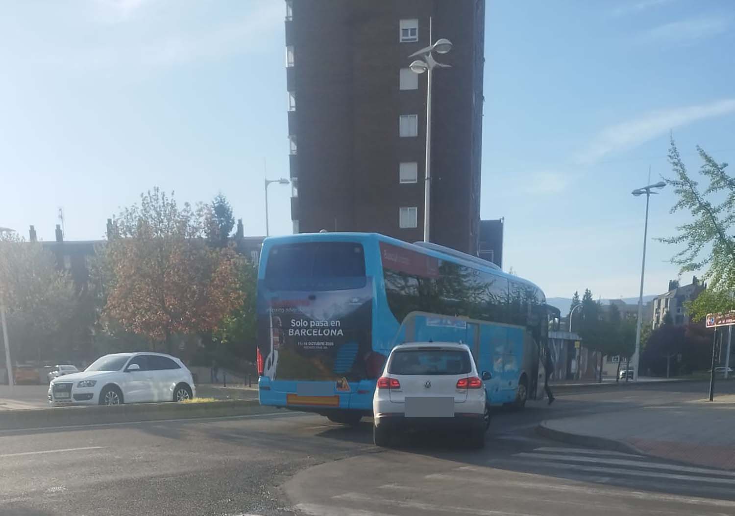 Accidente autobús coche en Ponferrada .