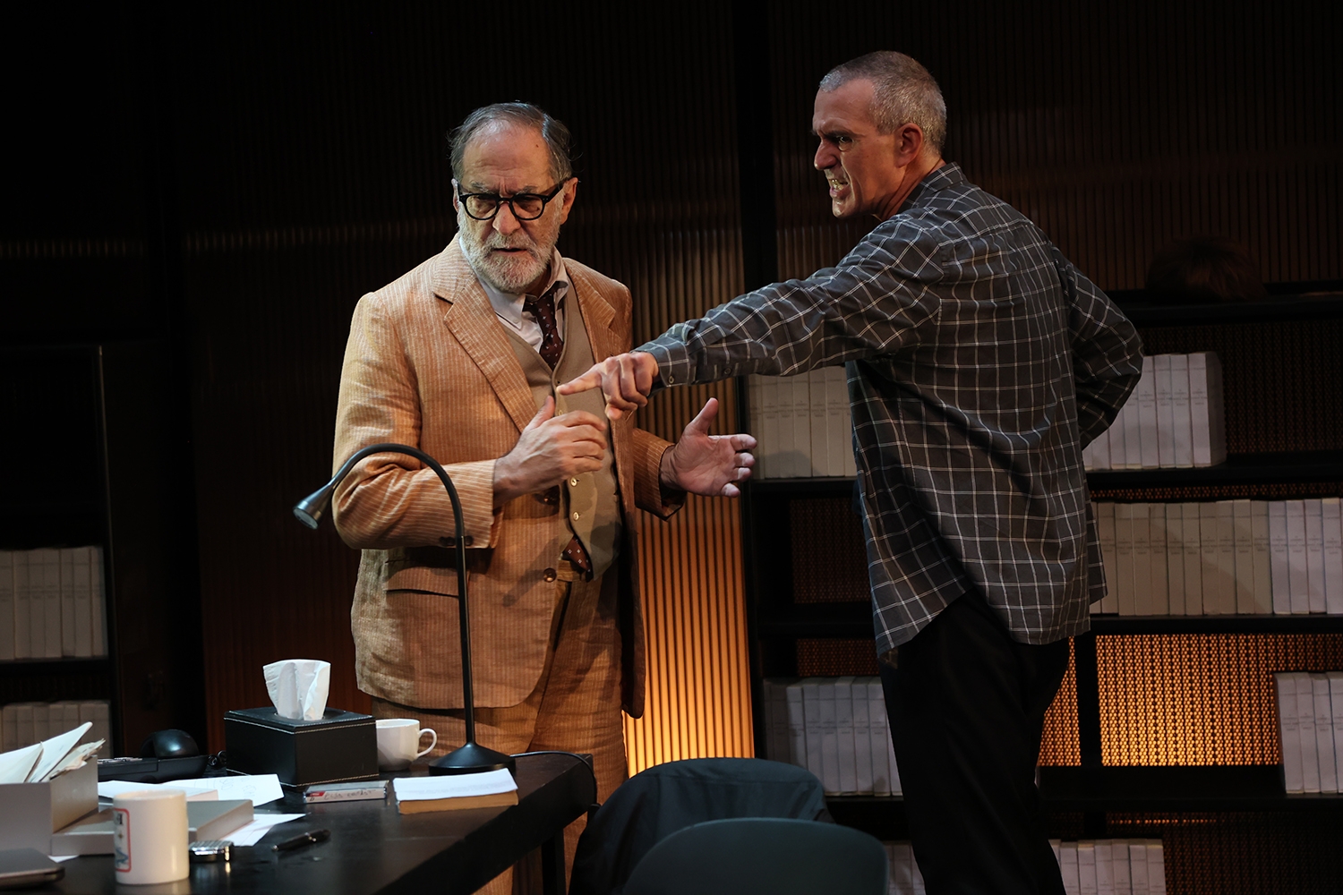 La obra "El dilema del corcho" durante una función