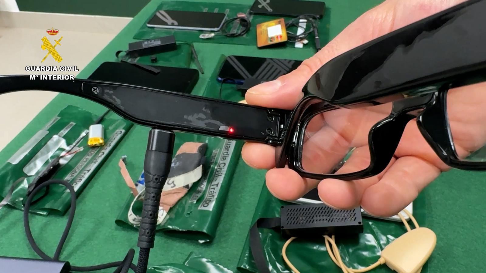 Fraude exámenes de conducir con gafas inteligentes Fraude exámenes de conducir con gafas inteligentes