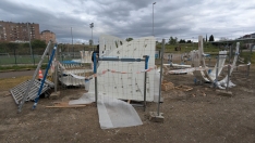 Pérgola frente al campo Ramón Martínez de Ponferrada | Foto: Dani Merino, InfoBierzo