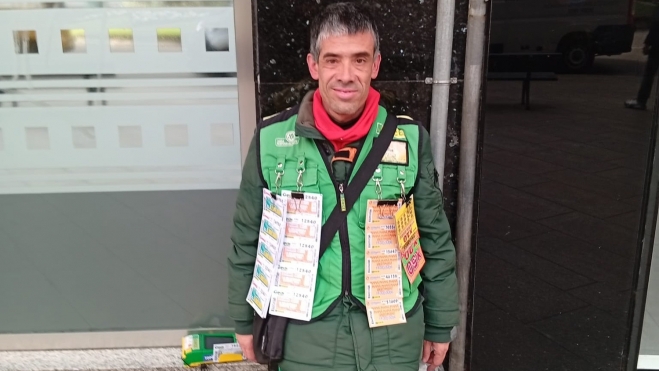 Blas García Martínez, vendedor oficial de la ONCE en Ponferrada Blas García Martínez, vendedor oficial de la ONCE en Ponferrada