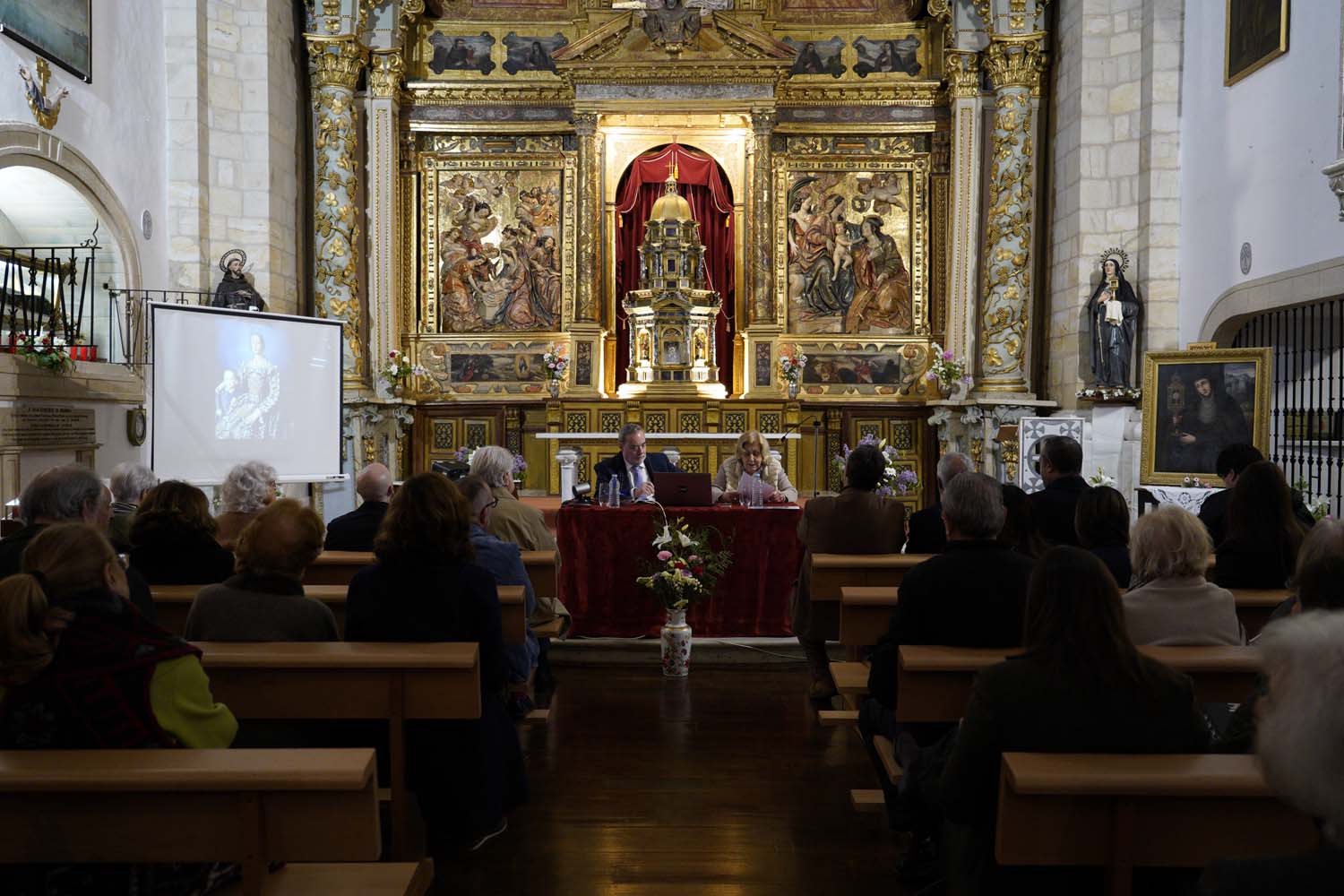 César Sánchez ICAL. Inauguración del congreso 'De Villafranca a Nápoles y Florencia Mujeres de poder', que se celebra en Villafranca del Bierzo (2) César Sánchez ICAL. Inauguración del congreso 'De Villafranca a Nápoles y Florencia Mujeres de poder', que se celebra en Villafranca del Bierzo (2)