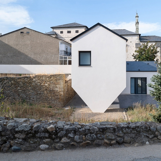 Vivienda de Villafranca del Bierzo seleccionada en los Premios Arquitectura 2026 | Foto: Colegio Oficial de Arquitectos de León (COAL)