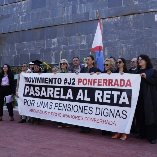 César Sánchez / ICAL. Abogados y procuradores de Ponferrada se concentran ante la sede del Instituto Nacional de la Seguridad Social, para reclamar el desbloqueo de la Proposición no de Ley para la pasarela al Régimen Especial de Trabajadores Autónomos, Reta César Sánchez / ICAL. Abogados y procuradores de Ponferrada se concentran ante la sede del Instituto Nacional de la Seguridad Social, para reclamar el desbloqueo de la Proposición no de Ley para la pasarela al Régimen Especial de Trabajadores Autónomos, Reta