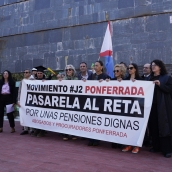 César Sánchez / ICAL. Abogados y procuradores de Ponferrada se concentran ante la sede del Instituto Nacional de la Seguridad Social, para reclamar el desbloqueo de la Proposición no de Ley para la pasarela al Régimen Especial de Trabajadores Autónomos, Reta