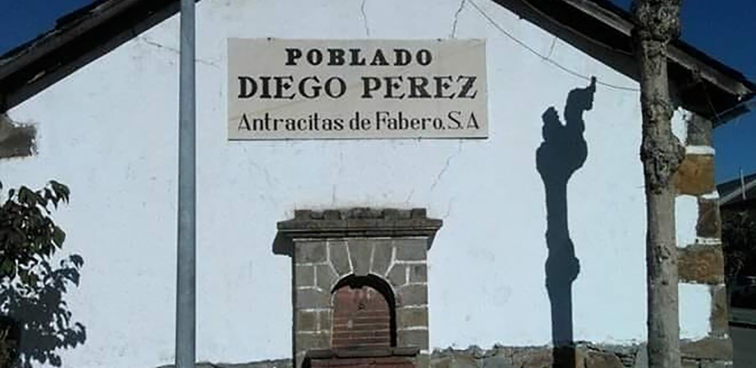 Estado anterior de la placa de mármol de Fabero