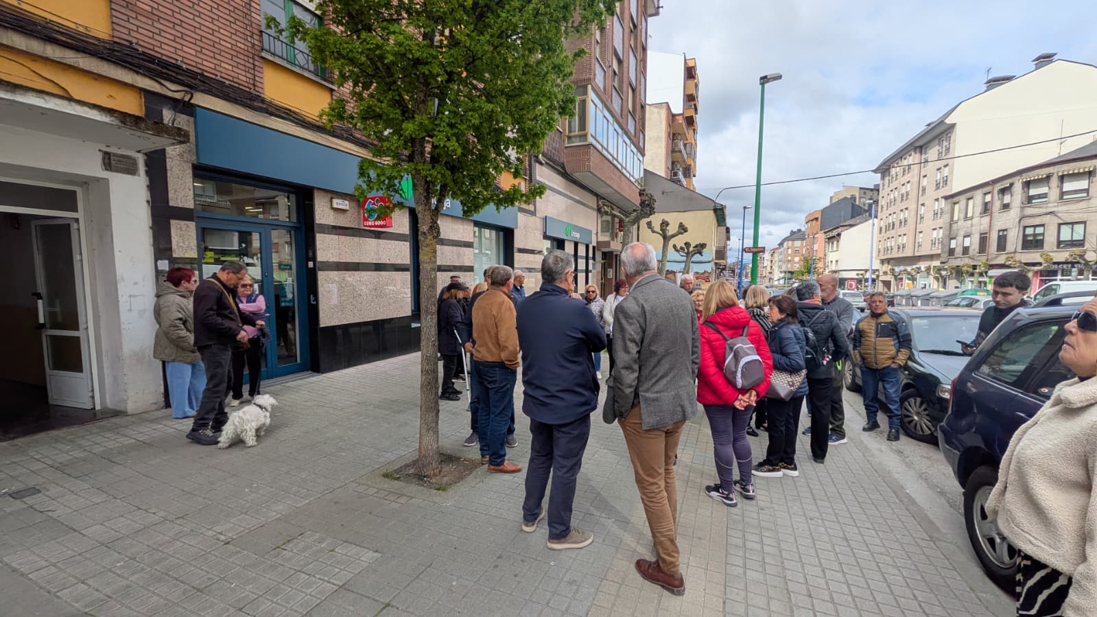 Protestas frente a la sucursal de Unicaja
