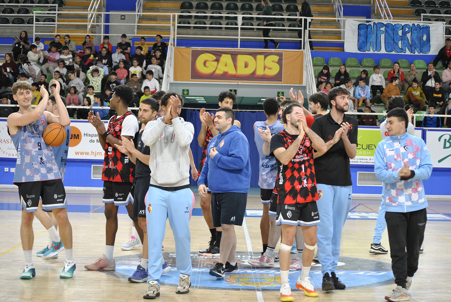 Jornada de puertas abiertas del Clínica Ponferrada en el Lydia Valentín Jornada de puertas abiertas del Clínica Ponferrada en el Lydia Valentín