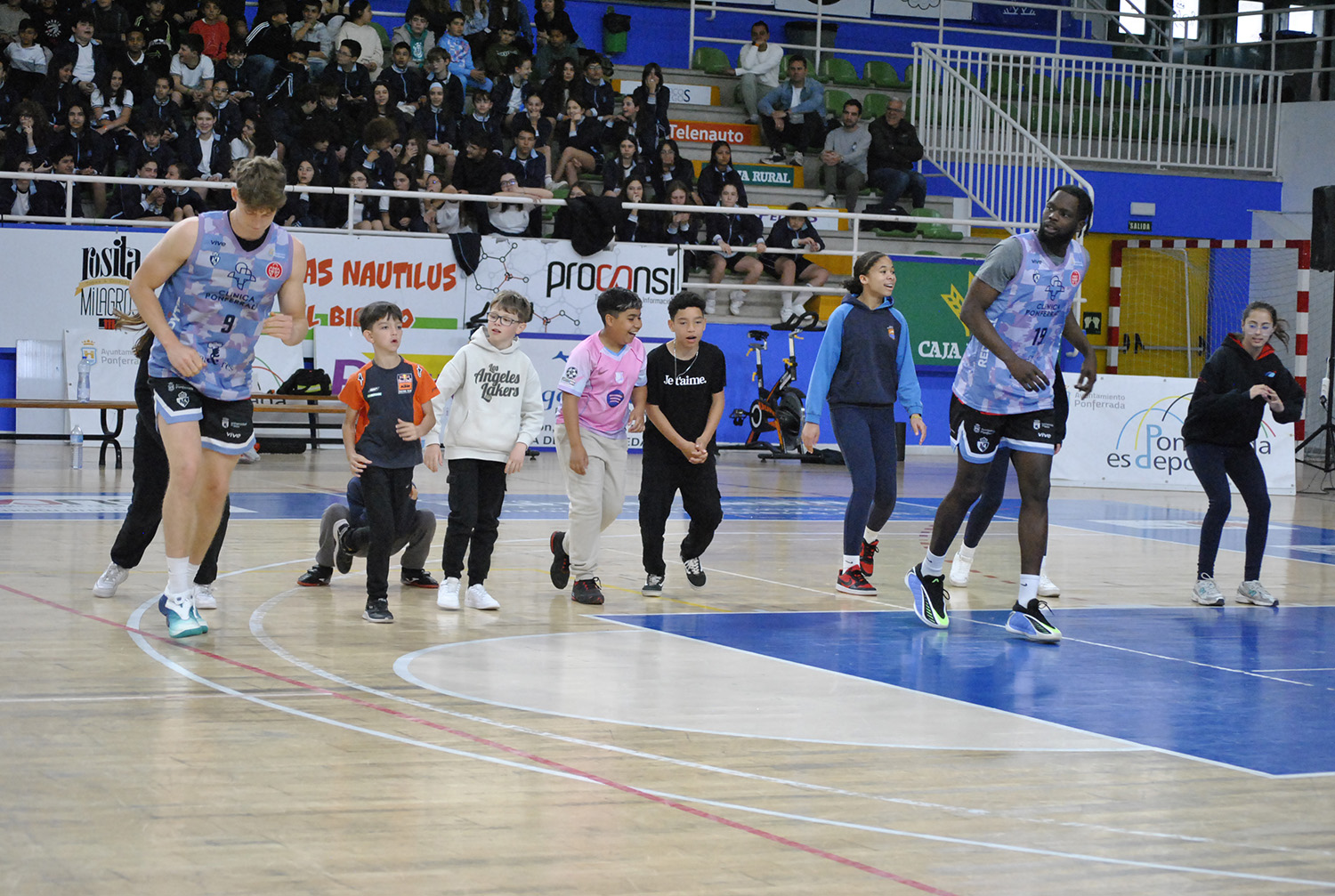 Jornada de puertas abiertas en el Baloncesto Clínica Ponferrada Jornada de puertas abiertas en el Baloncesto Clínica Ponferrada