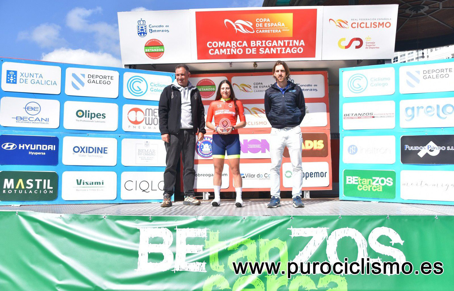 vega en el podio de las metas volantes