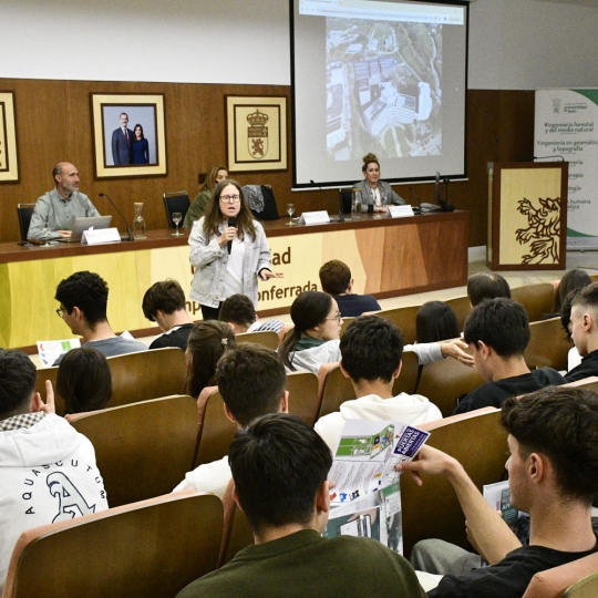 Jornada de puertas abiertas del Campus de Ponferrada | Foto: Dani Merino, InfoBierzo Jornada de puertas abiertas del Campus de Ponferrada | Foto: Dani Merino, InfoBierzo