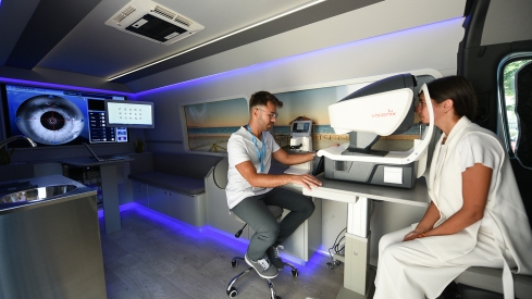 Unidad móvil del Instituto Oftalmológico Recoletas Salud en Ponferrada Unidad móvil del Instituto Oftalmológico Recoletas Salud en Ponferrada