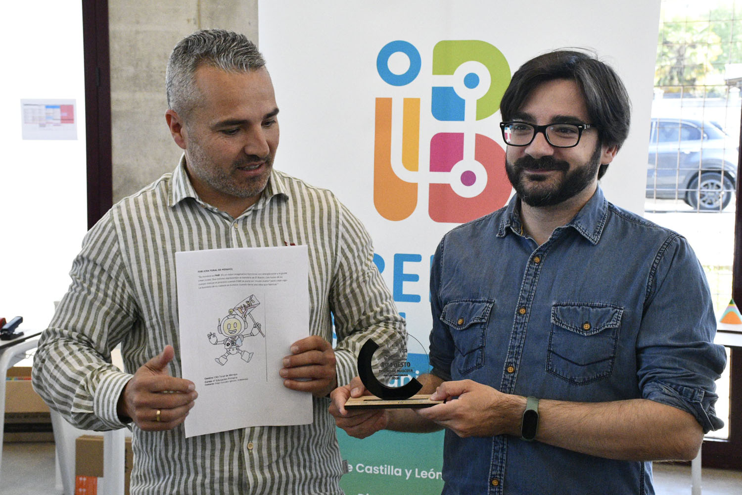 Fallo del jurado del concurso de elección de la mascota para el Fab Lab y entrega de premios (8)
