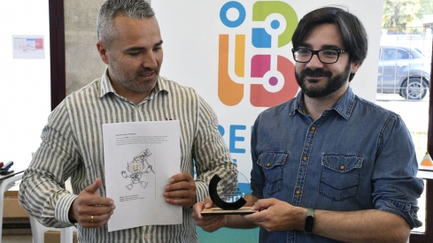 Fabi', mascota ganadora del concurso para el Fab Lab elaborado por el CRA de Toral de Merayo Fabi', mascota ganadora del concurso para el Fab Lab elaborado por el CRA de Toral de Merayo