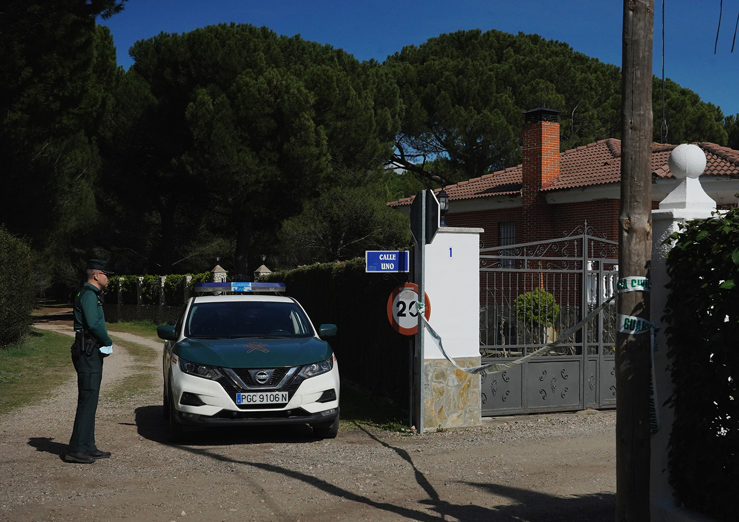 La Guardia Civil registra una casa durante la investigación de Esther López en una imagen de archivo ICAL