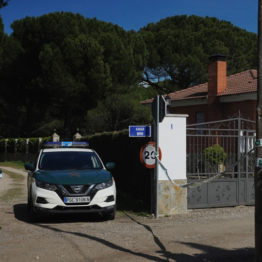 La Guardia Civil registra una casa durante la investigación de Esther López en una imagen de archivo ICAL