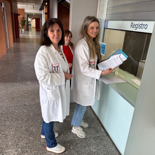 CCOO presiona a Sacyl con la entrega de 300 firmas para desbloquear el decreto de sábados