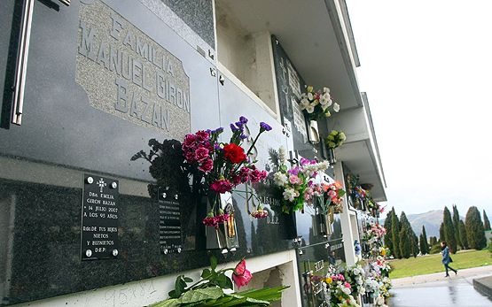 En el cementerio de Ponferrada descansan los restos de Girón desde 1997 (ICAL)