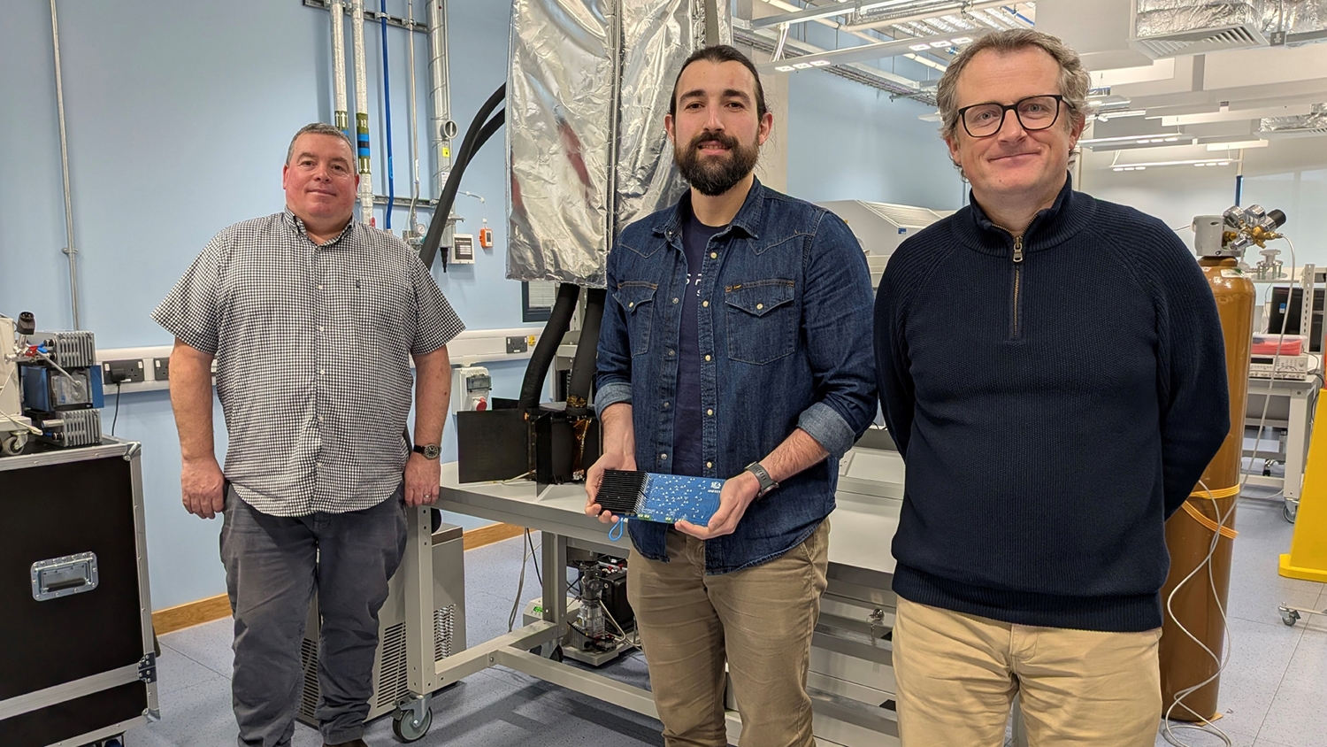 Científicos que participaron en la prueba, en el centro, el berciano José Antonio Fernández