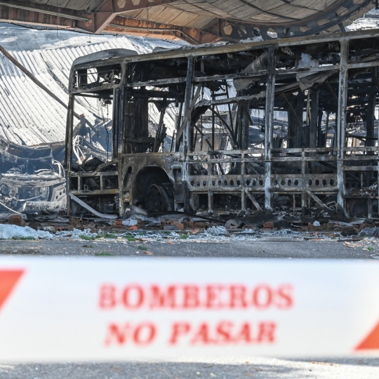 Incendio en las cocheras municipales de Burgos | Ricardo Ordóñez / ICAL