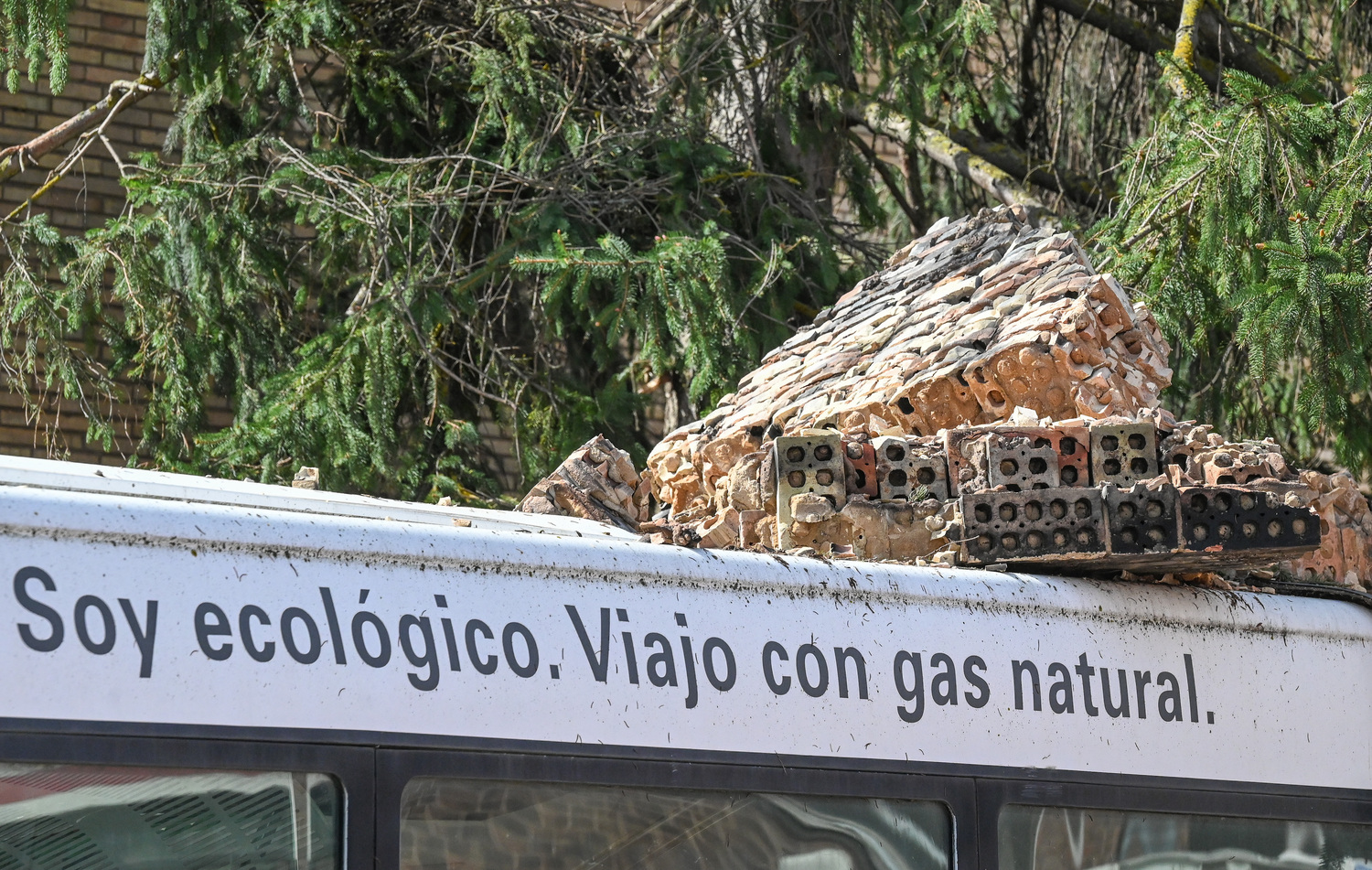 Incendio en las cocheras municipales de Burgos | Ricardo Ordóñez / ICAL
