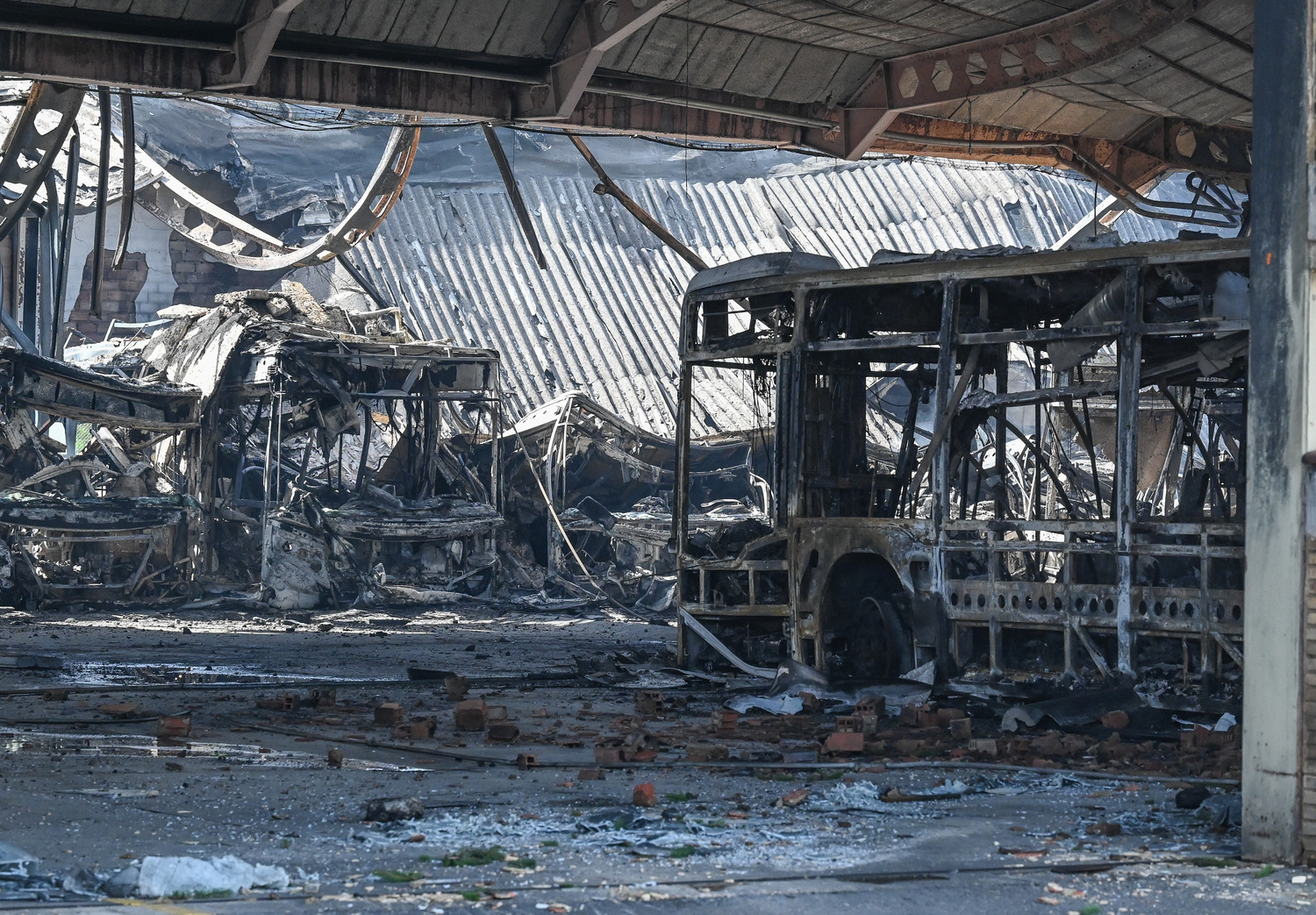 Incendio en las cocheras municipales de Burgos | Ricardo Ordóñez / ICAL