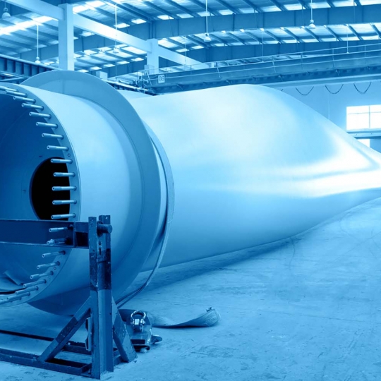 Fabricación de palas eólicas imagen istock autor hudiemm