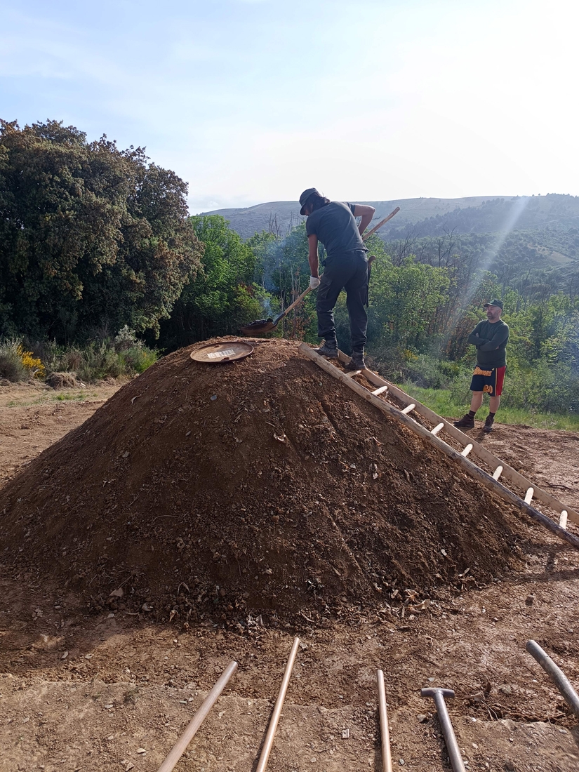Carbonera tradicional en el Soto de Villar de los Barrios (6)
