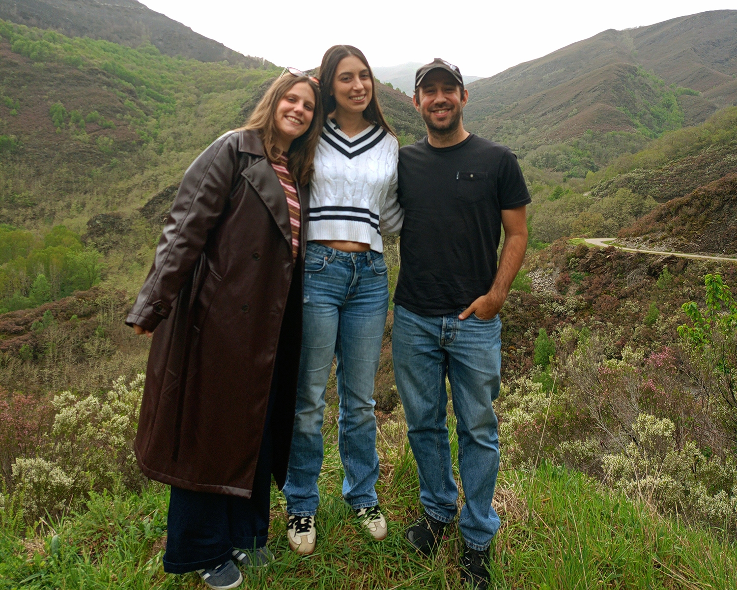 Jóvenes de Coalición por El Bierzoen el meandro del río Selmo