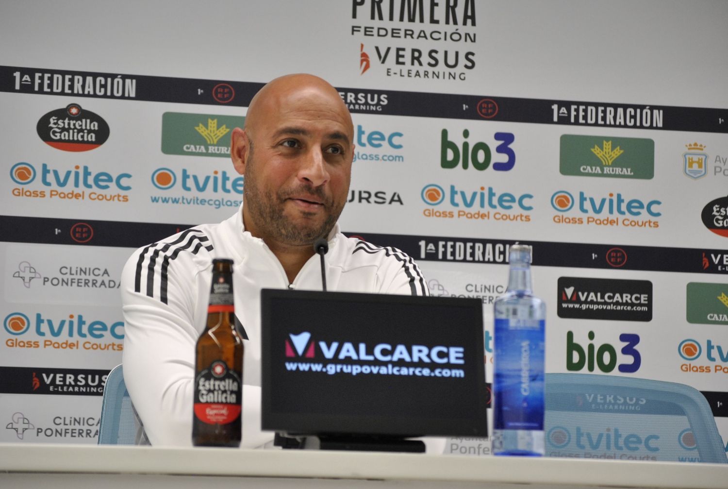 Nafti, sobre la última incorporación de la Ponferradina: Mfulu "está como un juvenil, con ganas de aportar"