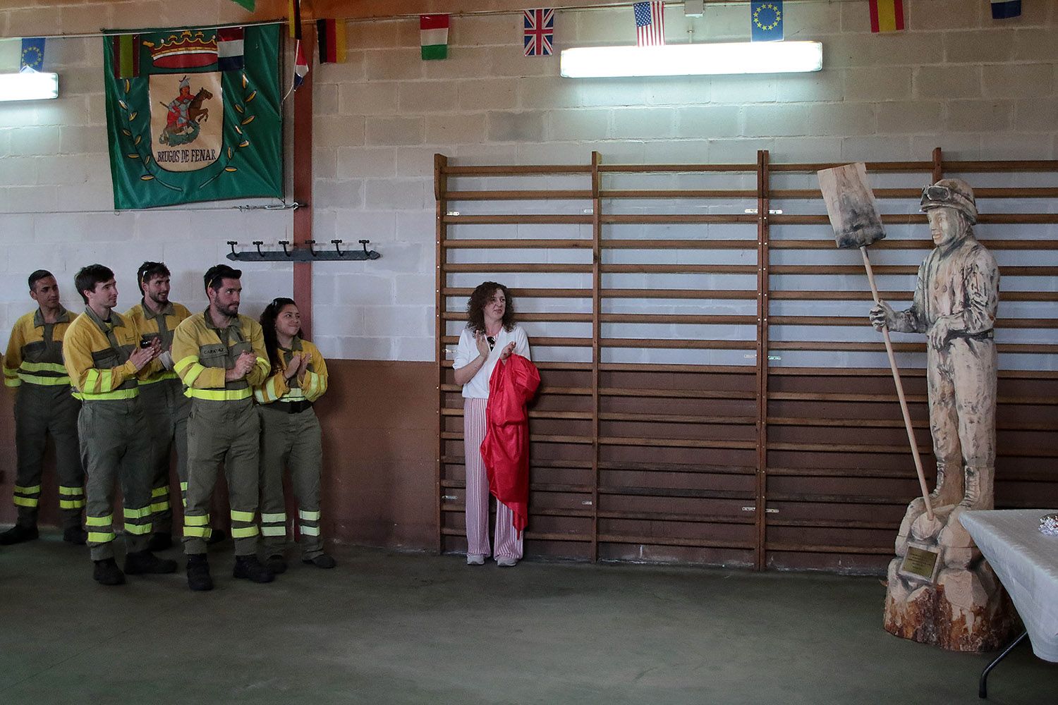 (Peio García / ICAL). Brugos de Fenar (León) rinde homenaje a la brigadas forestales de la Comunidad