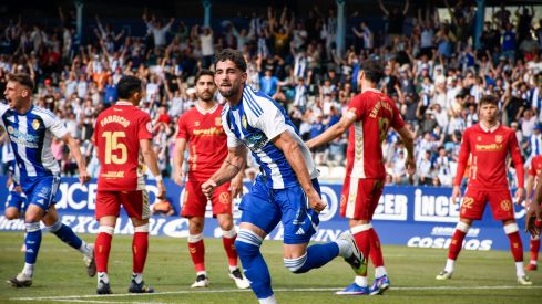 Celebración del gol de la Ponferradina en la primera parte