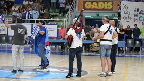 El Lydia Valentín levanta al Clínica Ponferrada en el inicio de los Playoff | Gínes Alonso 