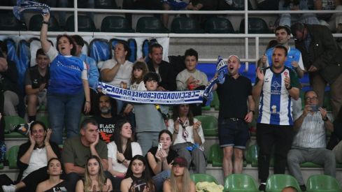 El Lydia Valentín levanta al Clínica Ponferrada en el inicio de los Playoff | Gínes Alonso 