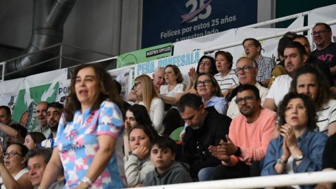 El Lydia Valentín levanta al Clínica Ponferrada en el inicio de los Playoff | Gínes Alonso 