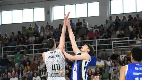 El Lydia Valentín levanta al Clínica Ponferrada en el inicio de los Playoff | Gínes Alonso 