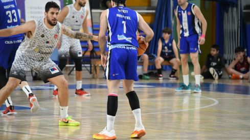 El Lydia Valentín levanta al Clínica Ponferrada en el inicio de los Playoff | Gínes Alonso 