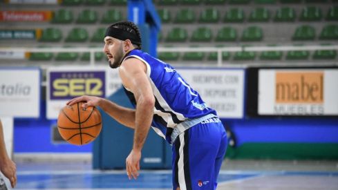 El Lydia Valentín levanta al Clínica Ponferrada en el inicio de los Playoff | Gínes Alonso 