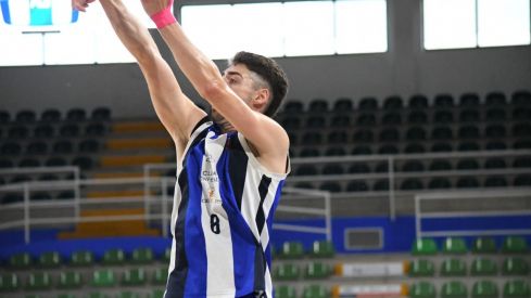 El Lydia Valentín levanta al Clínica Ponferrada en el inicio de los Playoff | Gínes Alonso 