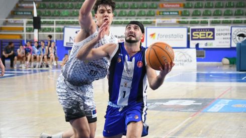 El Lydia Valentín levanta al Clínica Ponferrada en el inicio de los Playoff | Gínes Alonso 