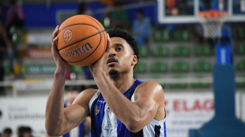 El Lydia Valentín levanta al Clínica Ponferrada en el inicio de los Playoff | Gínes Alonso 