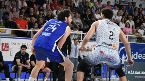 El Lydia Valentín levanta al Clínica Ponferrada en el inicio de los Playoff | Gínes Alonso 