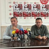 Presentación de actos del 1 de mayo | El secretario general de UGT Bierzo, Omar Rodríguez a la izquierda junto al secretario general de CCOO Bierzo, Roberto Echegaray