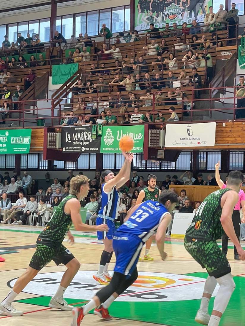 Partido entre el Bueno Arenas Albacete y el Clínica Ponferrada (3)