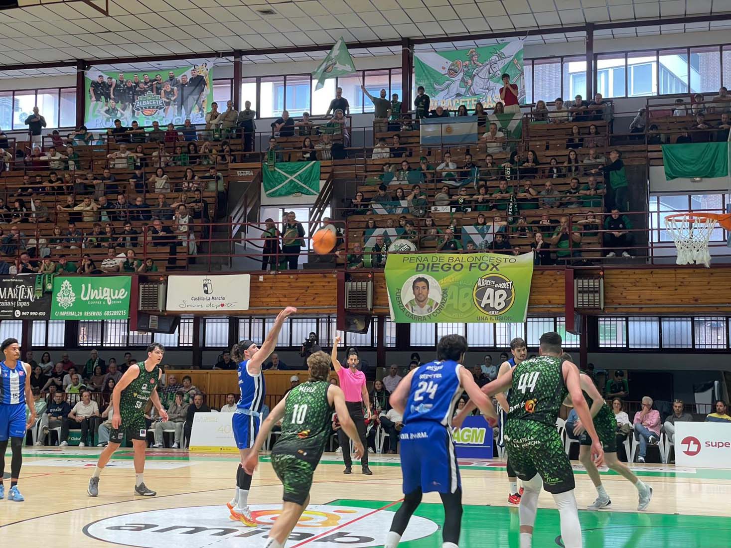 Partido entre el Bueno Arenas Albacete y el Clínica Ponferrada (4)