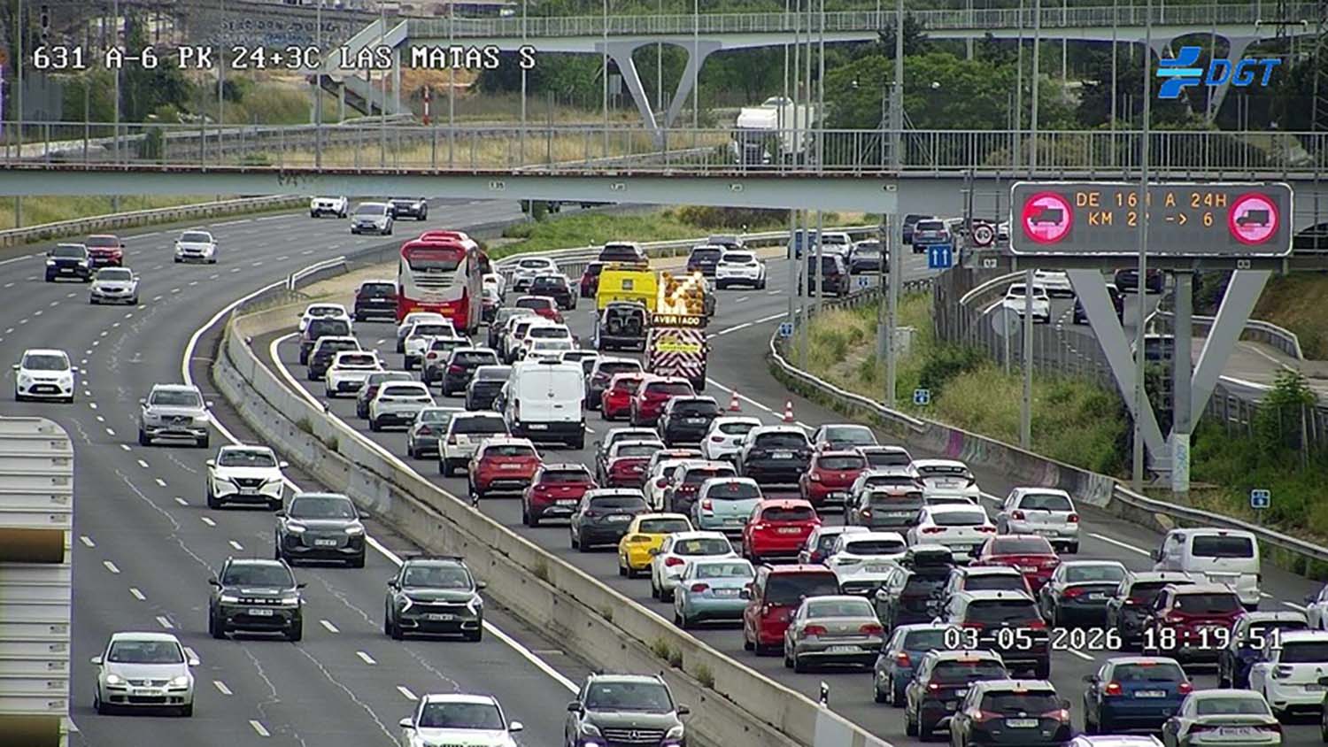 Cámara DGT a su paso por la A 6 en Madrid