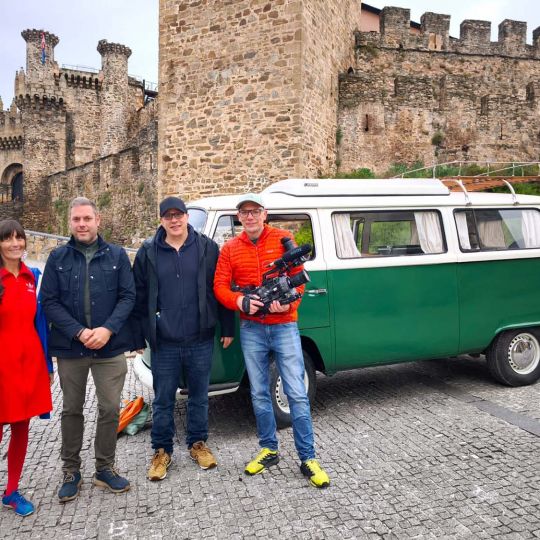 Lección desde el Castillo de los Templarios: RTVE emite su "Caravana educativa" en Ponferrada