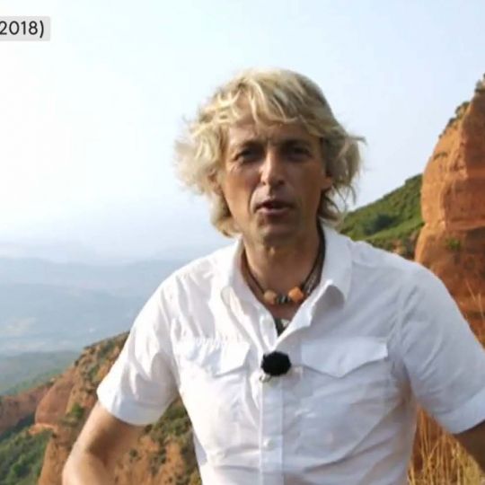 'Volando Voy' en 2018 con Jesús Calleja desde Las Médulas 2008