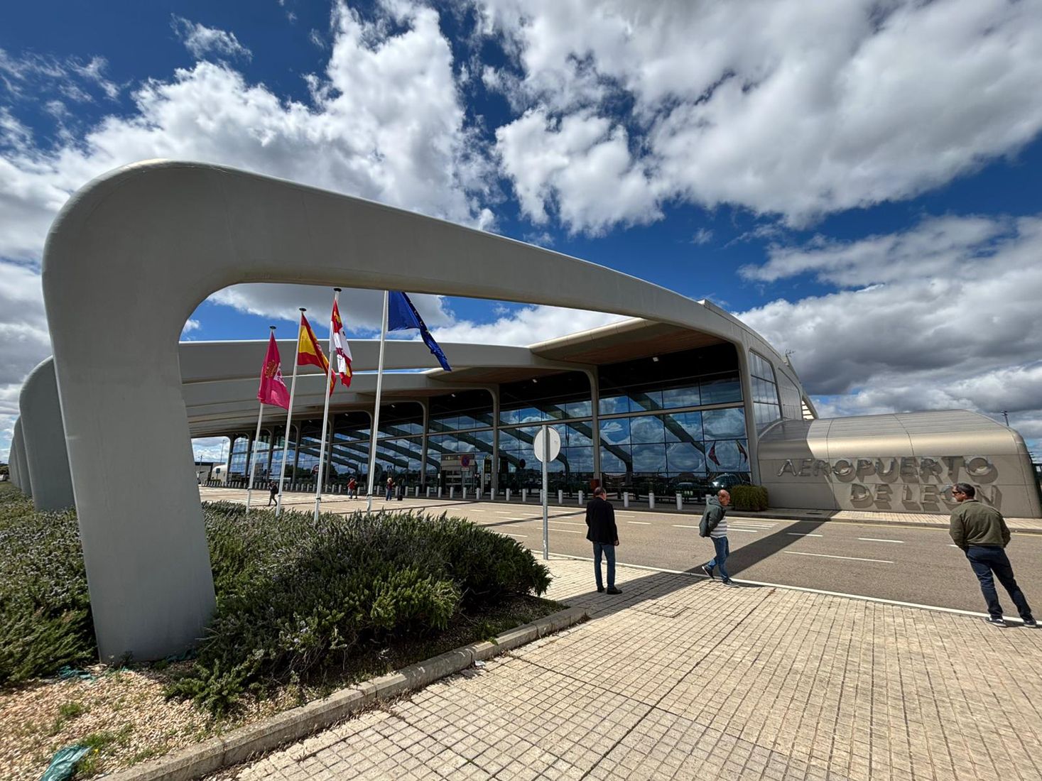 Aeropuerto de León (2) Aeropuerto de León (2)